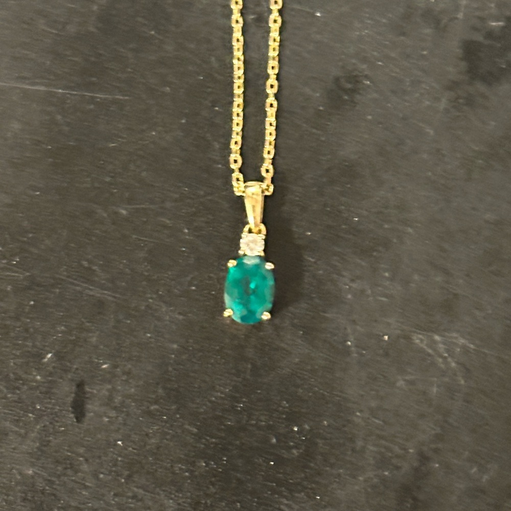 Kay Jewelers Gold Necklace with Green Pendant